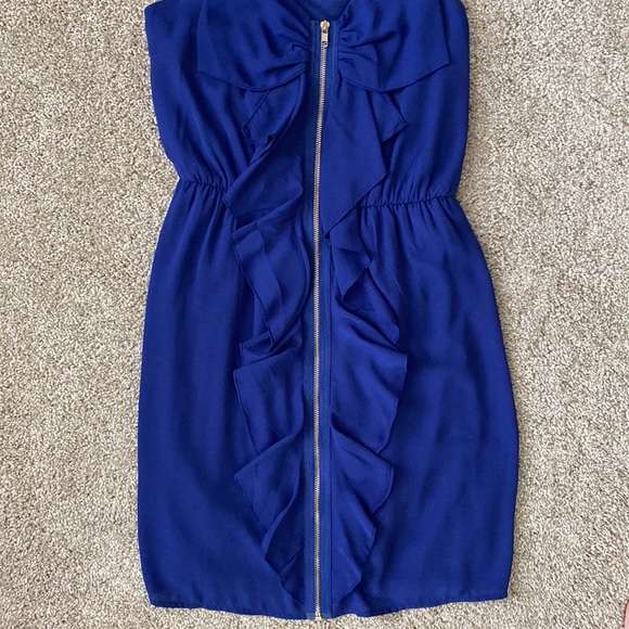Francesca’s Bee Stitched Front Zip/Ruffle Mini Dress - Picture 4 of 9